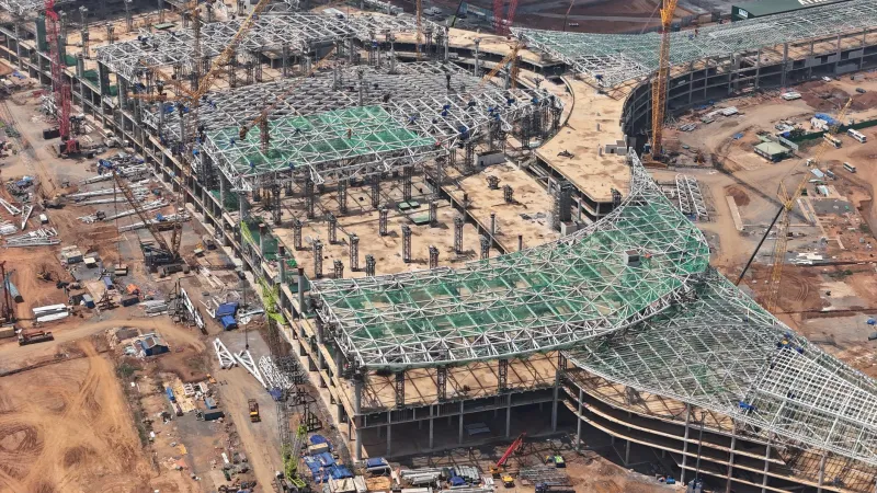 Scale Breaks Things: Understanding Why Infrastructure Megaprojects Collapse Beyond the Half-Billion-Dollar Mark